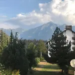 In-ski Out Laax