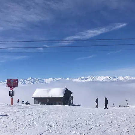 In-ski Out * Laax