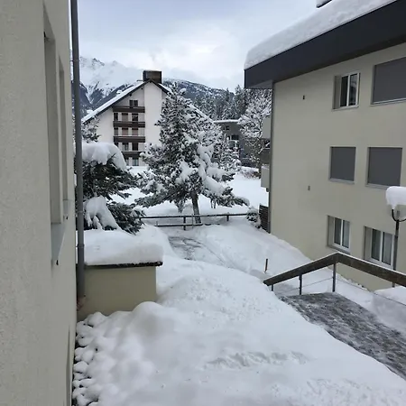 In-ski Out