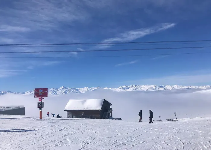 In-ski Out * Laax